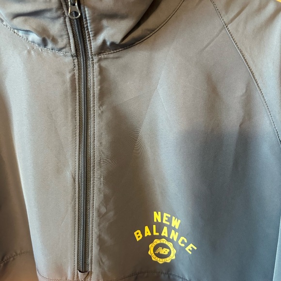 New Balance Unisex Blue Windbreaker size XL - Picture 2 of 6